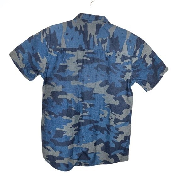 LUCKY BRAND Boys Short Sleeve Button Down Shirt  Blue Camouflage Camo Size Large - Picture 2 of 9